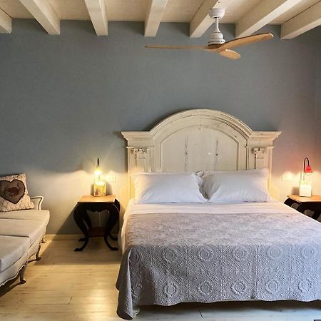 B&B Antique Maison ソアーヴェ エクステリア 写真