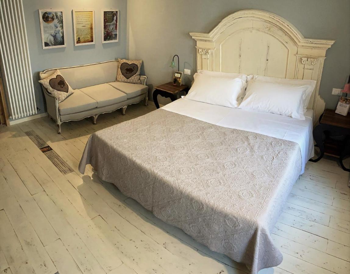 B&B Antique Maison ソアーヴェ エクステリア 写真