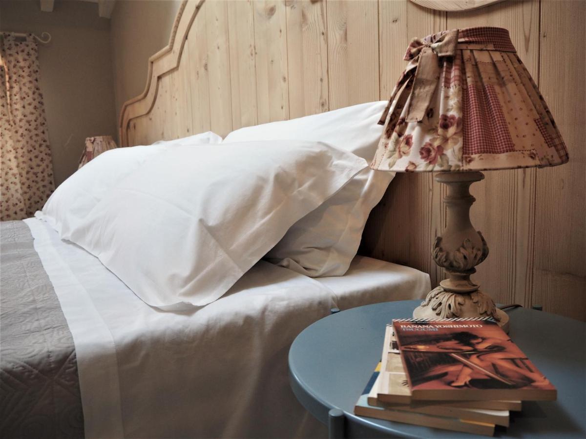 B&B Antique Maison ソアーヴェ エクステリア 写真