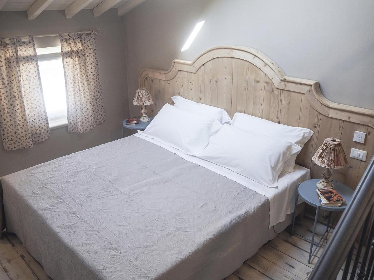 B&B Antique Maison ソアーヴェ エクステリア 写真