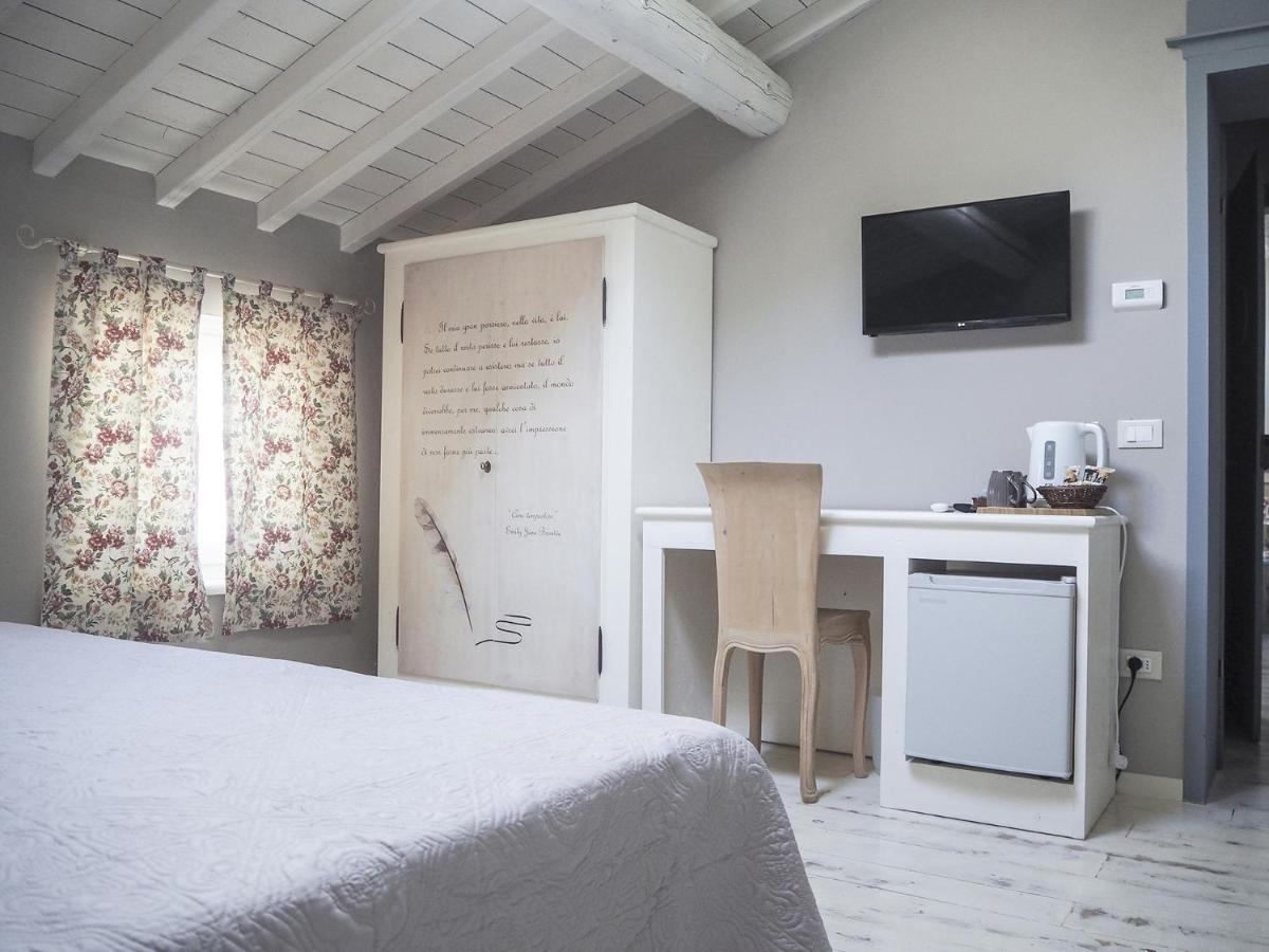B&B Antique Maison ソアーヴェ エクステリア 写真