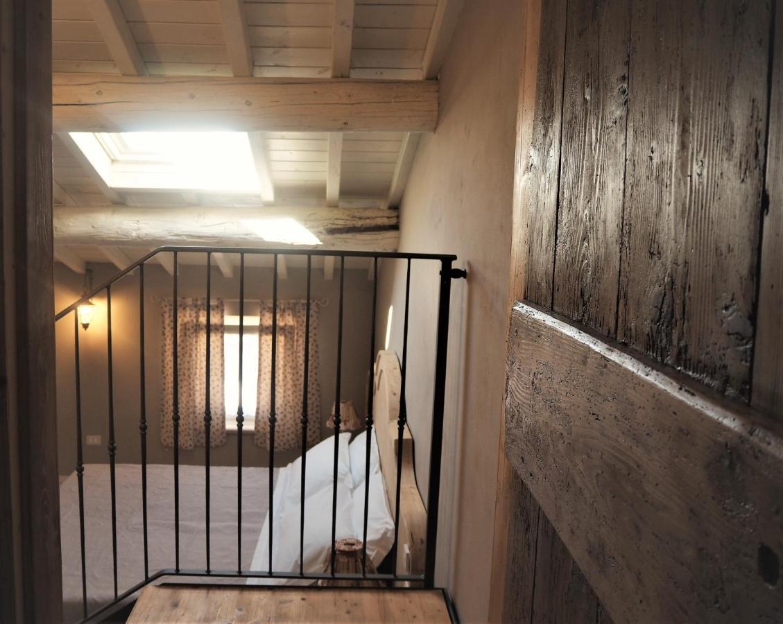 B&B Antique Maison ソアーヴェ エクステリア 写真