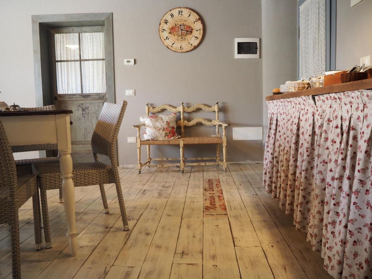 B&B Antique Maison ソアーヴェ エクステリア 写真